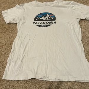 Patagonia Size Small white Mens t-shirt